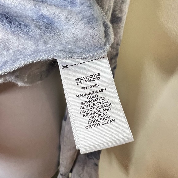 Cupio Top MEDIUM Tie Dye Blue V-Neck Fleece Lined Tie Front Pullover Oversized - Picture 8 of 8